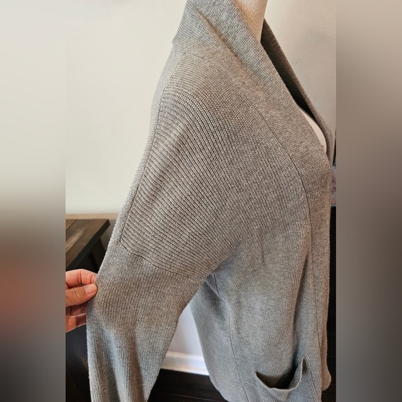 Abercrombie & Fitch Women's Size Medium Gray Knit Longline Open Cardigan Pockets - Picture 6 of 12